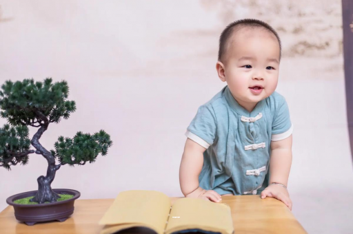 阿拉尔宝宝爱吐奶是什么原因